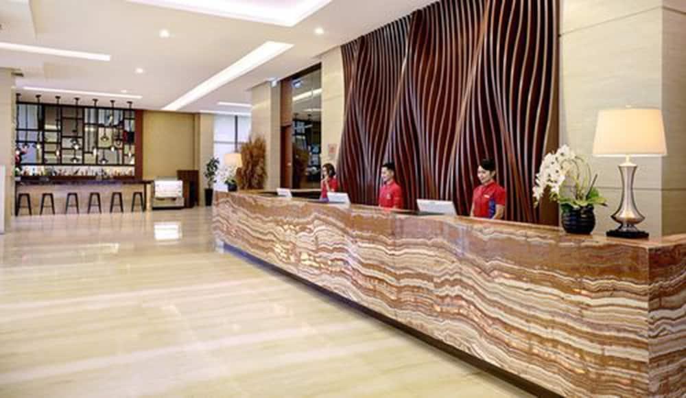 Swiss-Belhotel Sorong Exterior foto